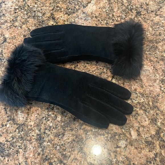 Ladies Black Suede Gloves w Rabbit (?) Fur Trim - sz S - EUC - Picture 2 of 6